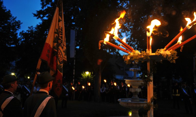 Zapfenstreich 2012 053.JPG